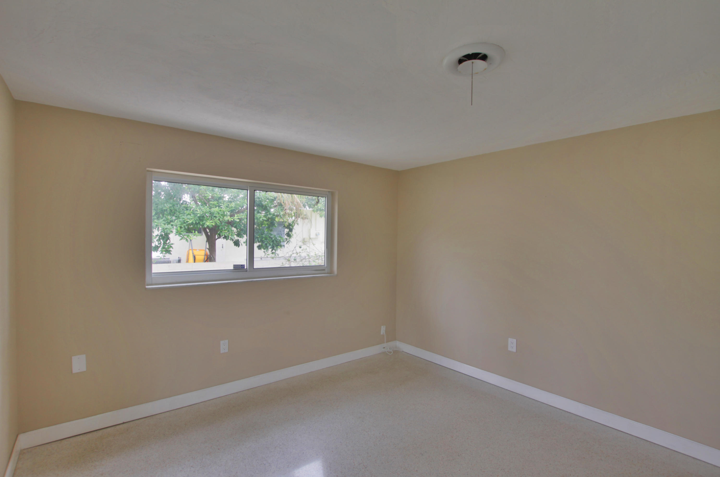 353 Southwest 14th Place Boca Raton, FL 33432 - Photo 7 of 27 2