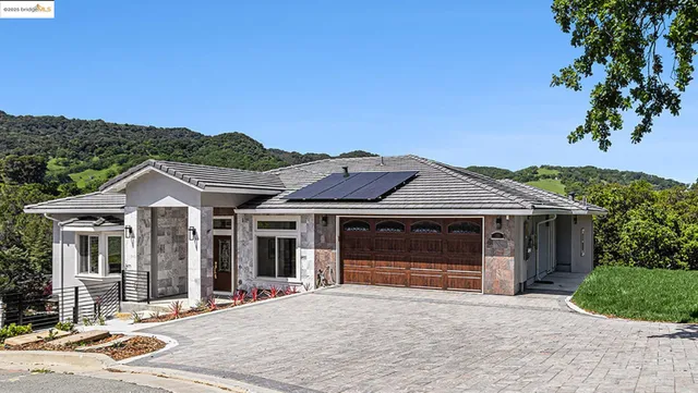 $2,699,000 | 130 Arbor View Lane, Lafayette, CA 94549