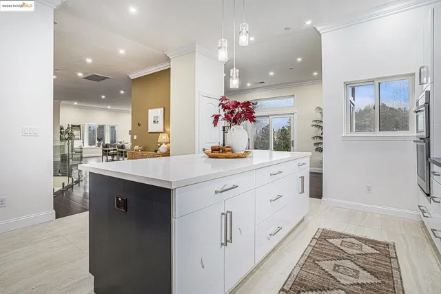 $2,699,000 | 130 Arbor View Lane, Lafayette, CA 94549