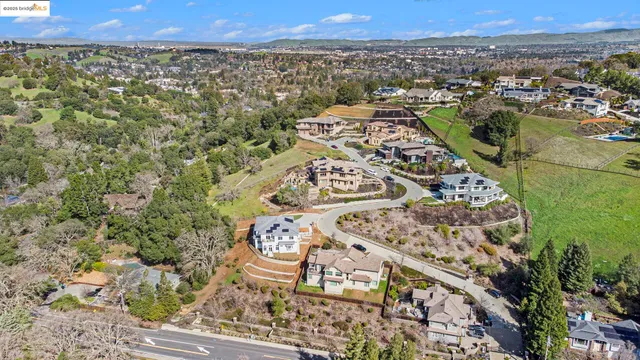 $2,699,000 | 130 Arbor View Lane, Lafayette, CA 94549