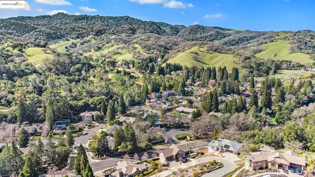 $2,699,000 | 130 Arbor View Lane, Lafayette, CA 94549