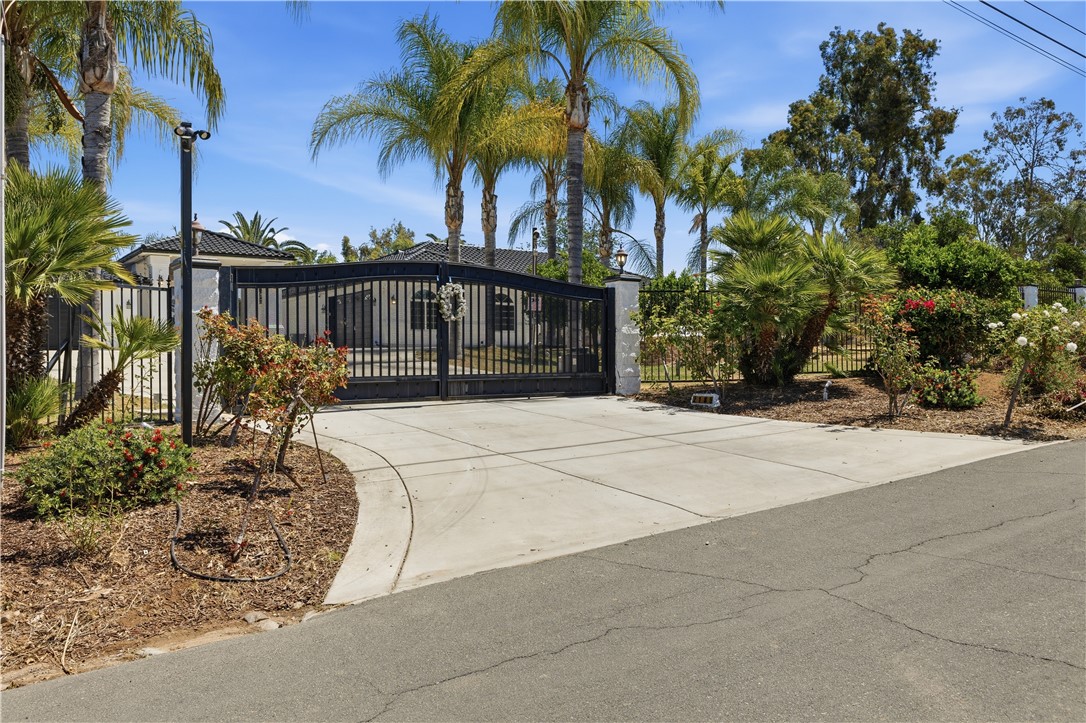 2189 Myers Street Riverside, CA 92503 - Photo 3 of 49