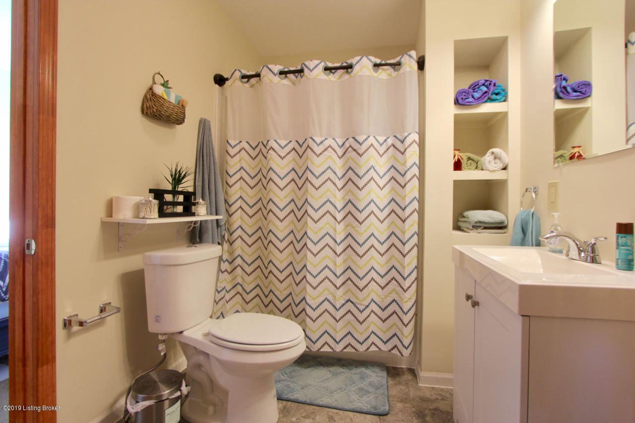 5110 Kendall Road Louisville, KY 40272 - Photo 24 of 45 IMG_9892