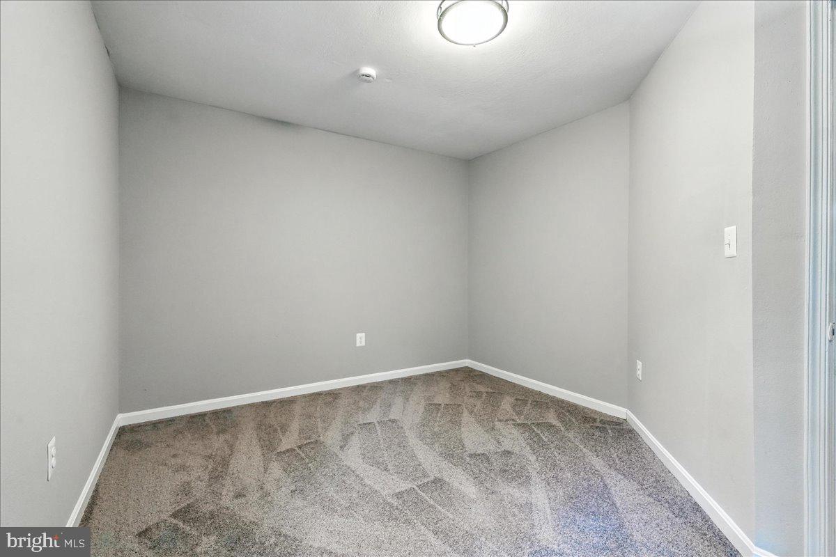5757 Elkridge Heights Road Elkridge, MD 21075 - Photo 21 of 43 a view of room