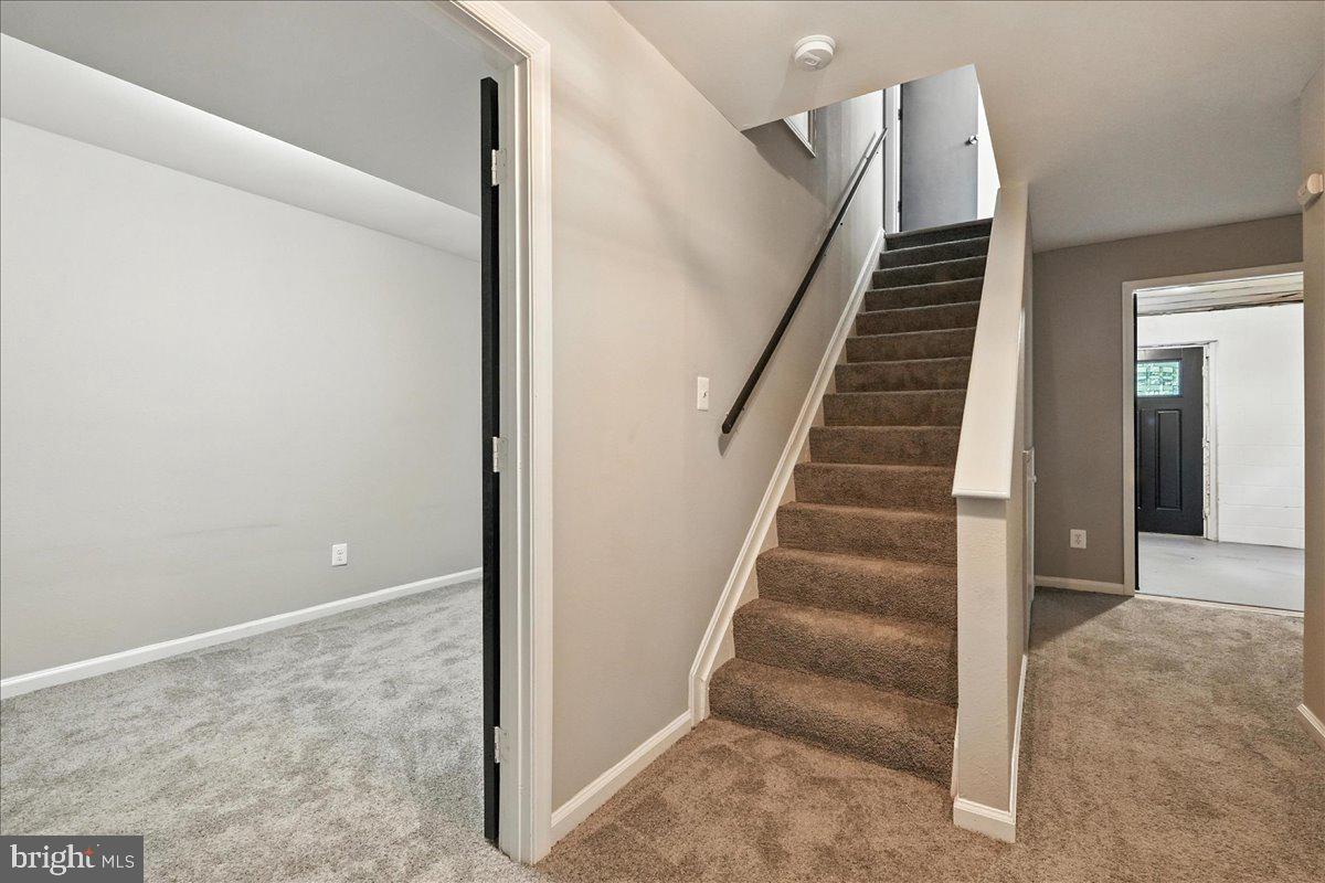 5757 Elkridge Heights Road Elkridge, MD 21075 - Photo 23 of 43 a view of an entryway