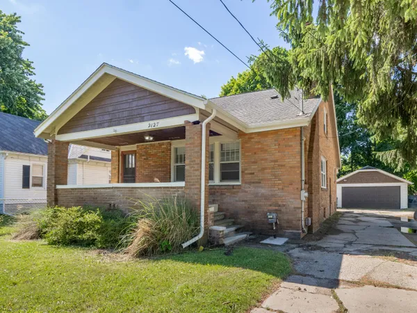$229,900 | 2127 West Main Street, Kalamazoo, MI 49006