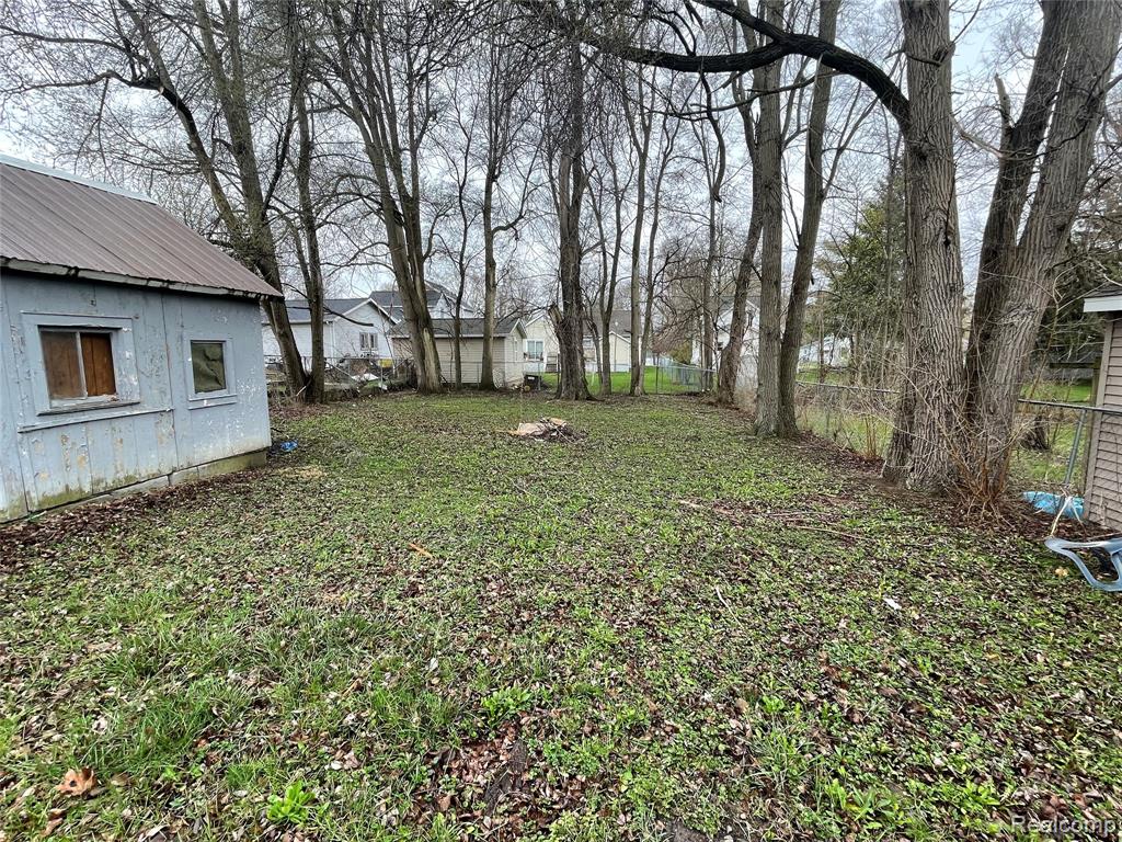 709 North Locust Street Adrian, MI 49221 - Photo 4 of 21