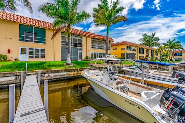 $190,000 | 2600 South Kanner Highway, Unit T9, Stuart, FL 34994