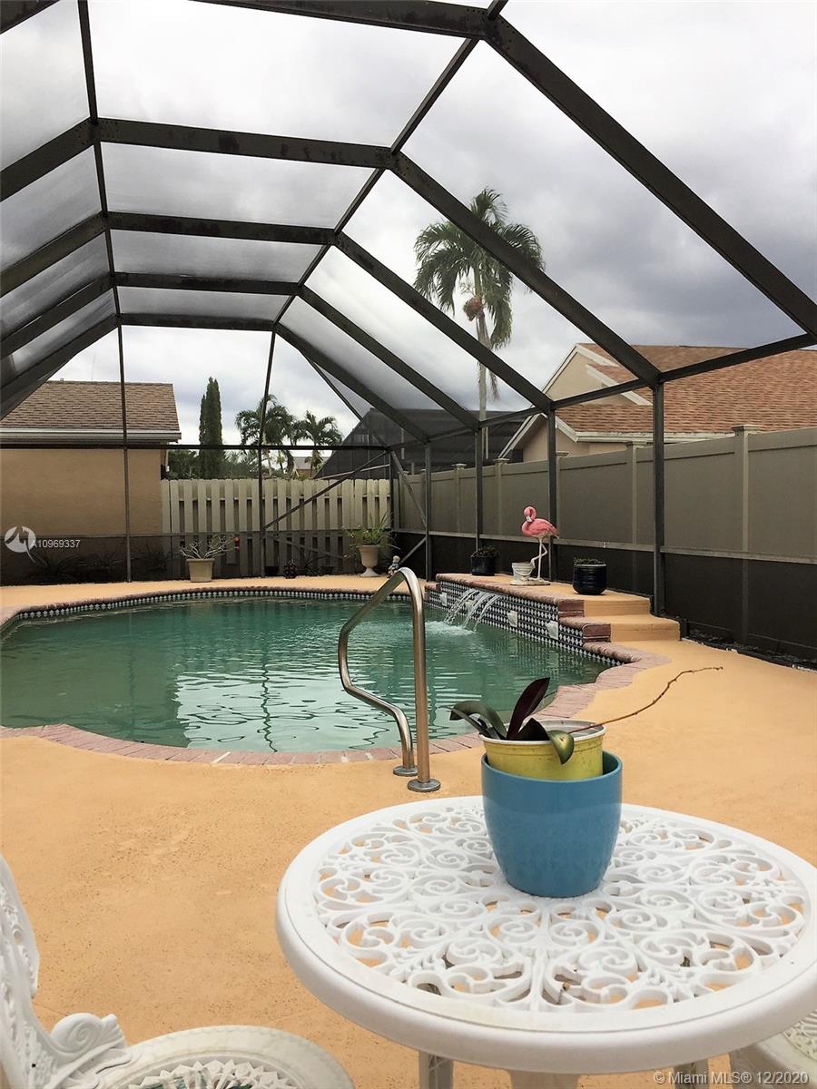 20987 Rustlewood Avenue Boca Raton, FL 33428 - Photo 2 of 25