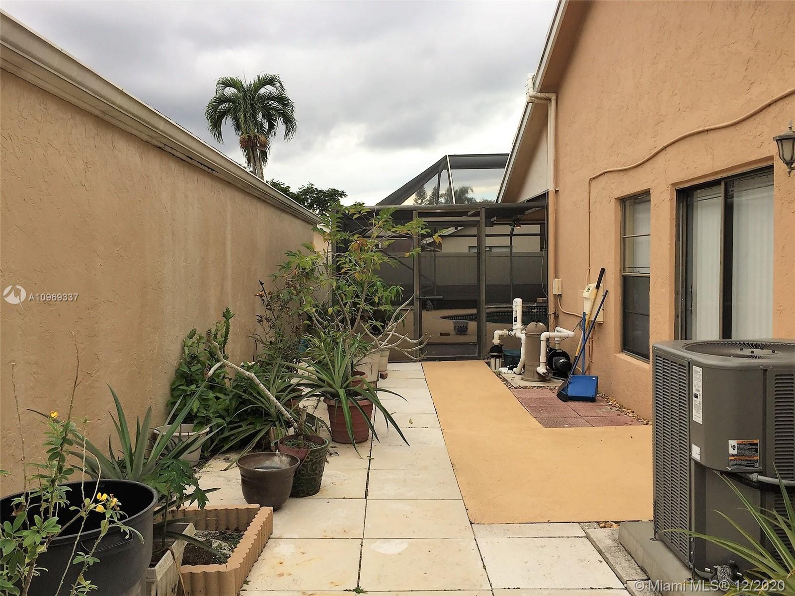 20987 Rustlewood Avenue Boca Raton, FL 33428 - Photo 8 of 25