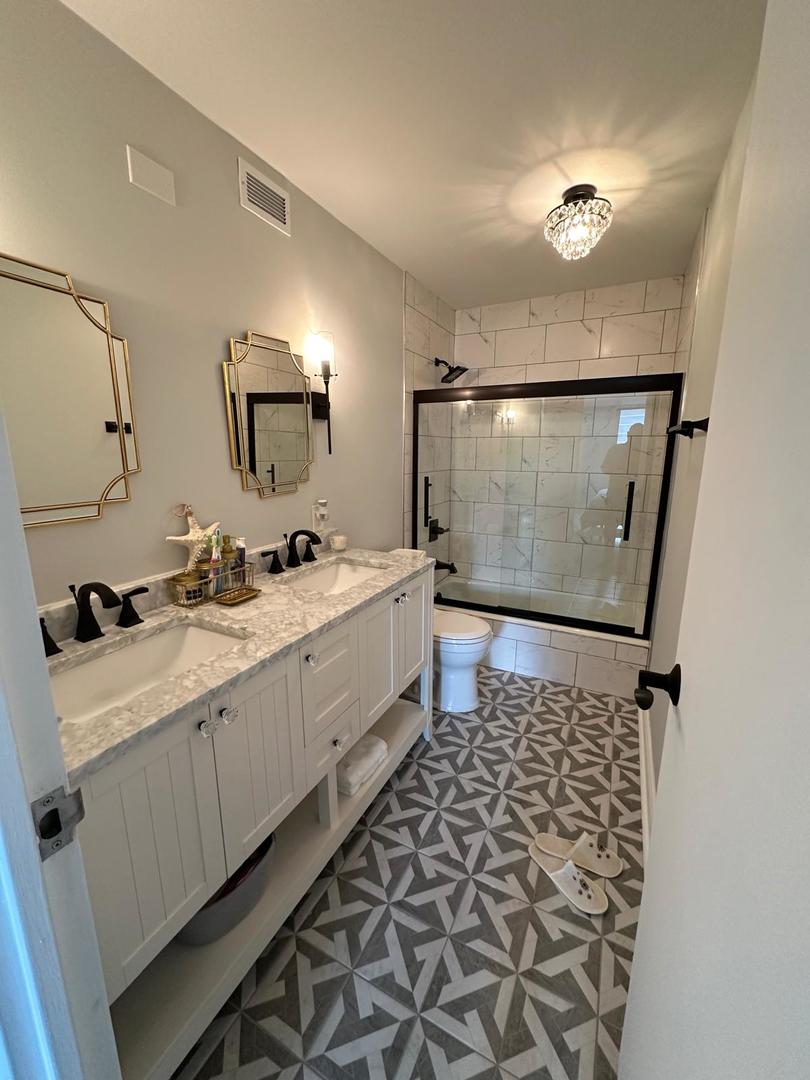 6033 North Sheridan Road, Unit 17H Chicago, IL 60660 - Photo 13 of 19
