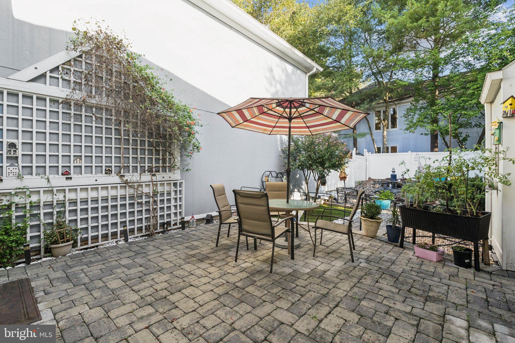 47660 Pennrun Way Sterling, VA 20165 - Photo 51 of 55 a view of an outdoor sitting space