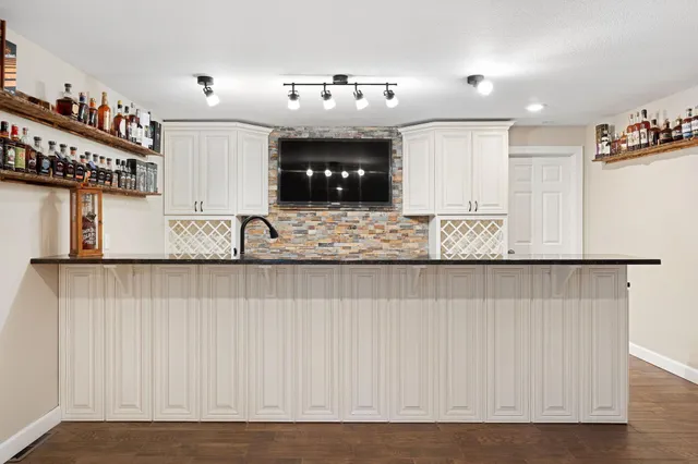 $674,900 | 701 4th Street Southwest, Austin, MN 55912