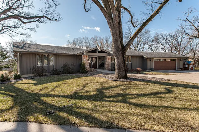 $674,900 | 701 4th Street Southwest, Austin, MN 55912