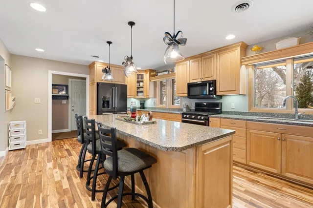 $674,900 | 701 4th Street Southwest, Austin, MN 55912