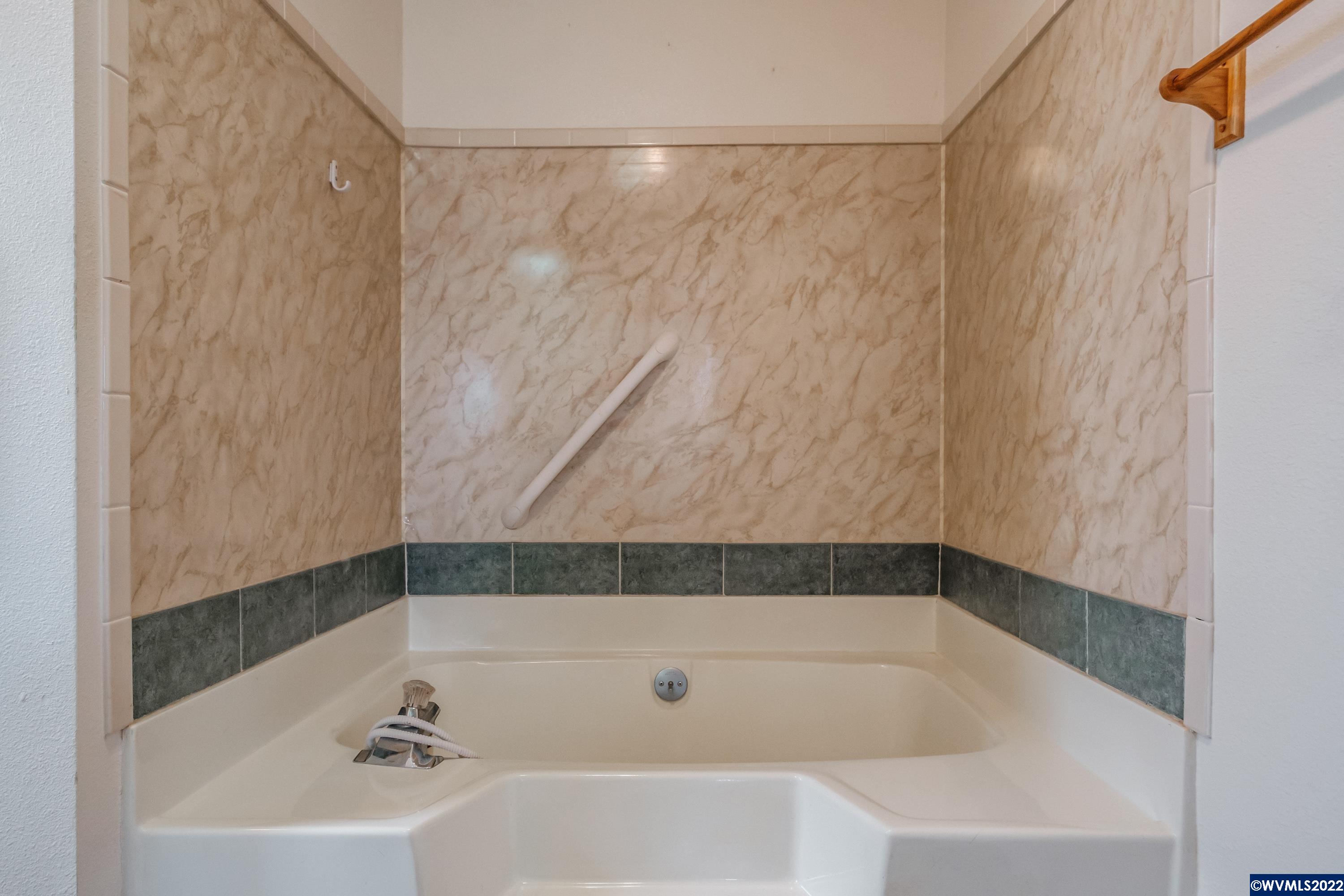 5422 Portland Road Northeast, Unit 140 Salem, OR 97305 - Photo 34 of 42
