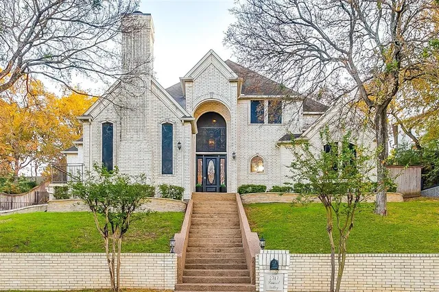$300,000 | 2717 Laurel Valley Lane, Arlington, TX 76006