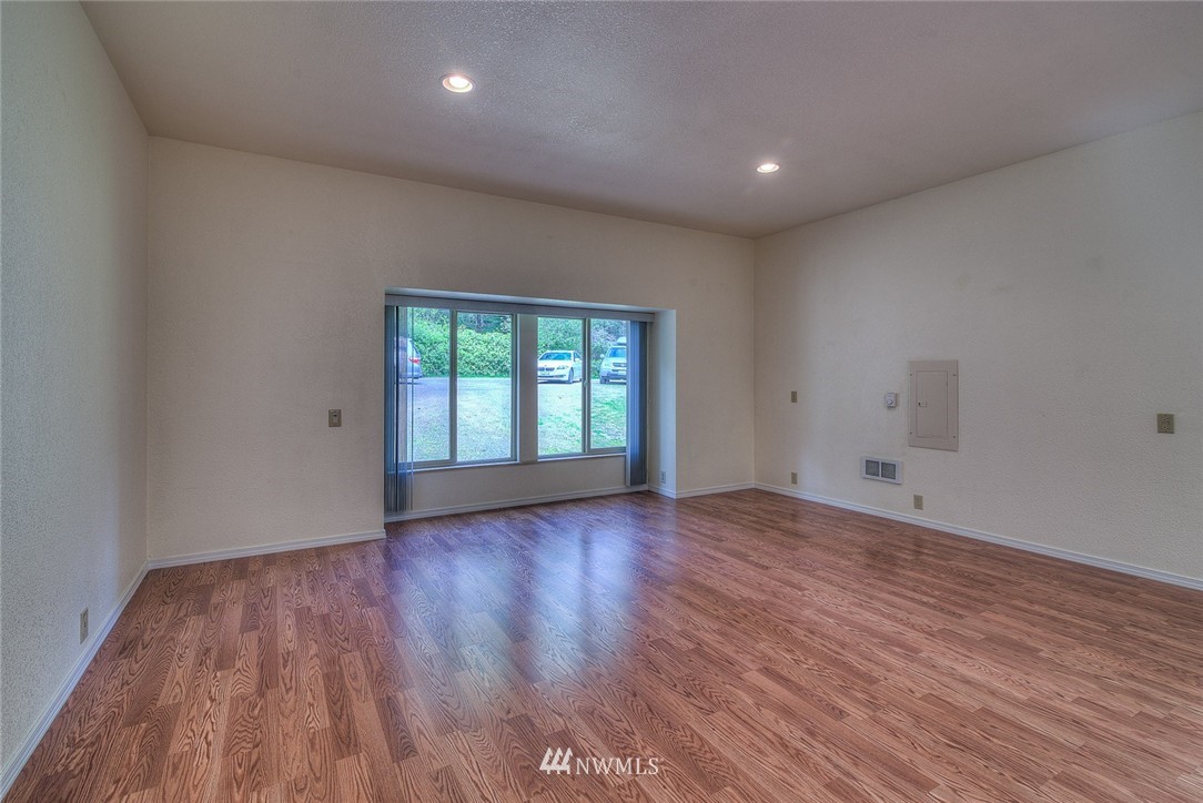 5676 Southeast Nelson Road Olalla, WA 98359 - Photo 11 of 20 Gallery Image 11