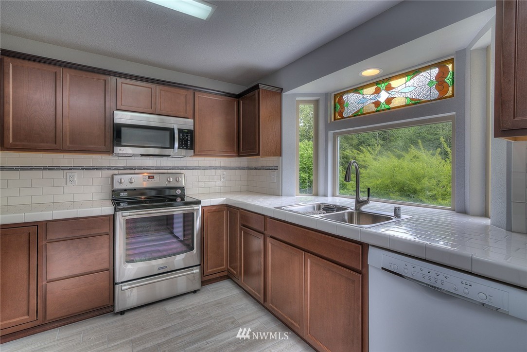 5676 Southeast Nelson Road Olalla, WA 98359 - Photo 6 of 20 Gallery Image 6