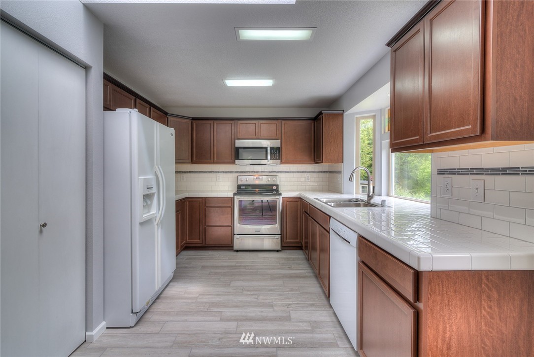 5676 Southeast Nelson Road Olalla, WA 98359 - Photo 7 of 20 Gallery Image 7