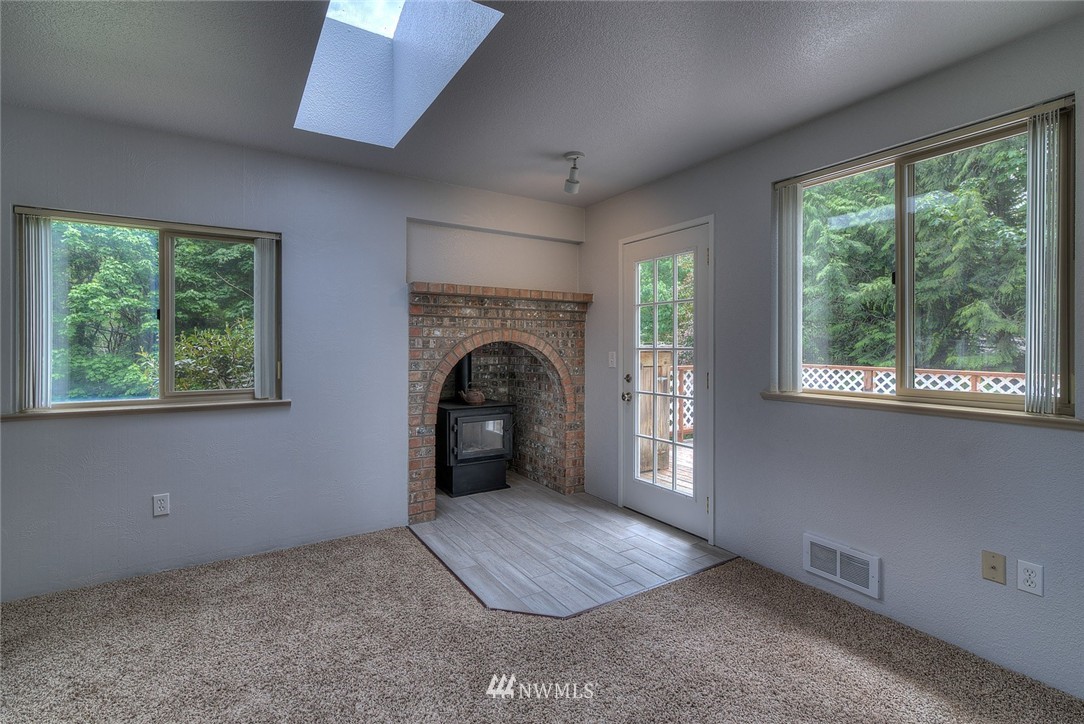 5676 Southeast Nelson Road Olalla, WA 98359 - Photo 9 of 20 Gallery Image 9