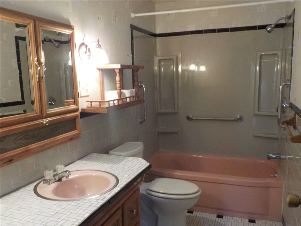 63 Nimitz Road Woonsocket, RI 02895 - Photo 16 of 22