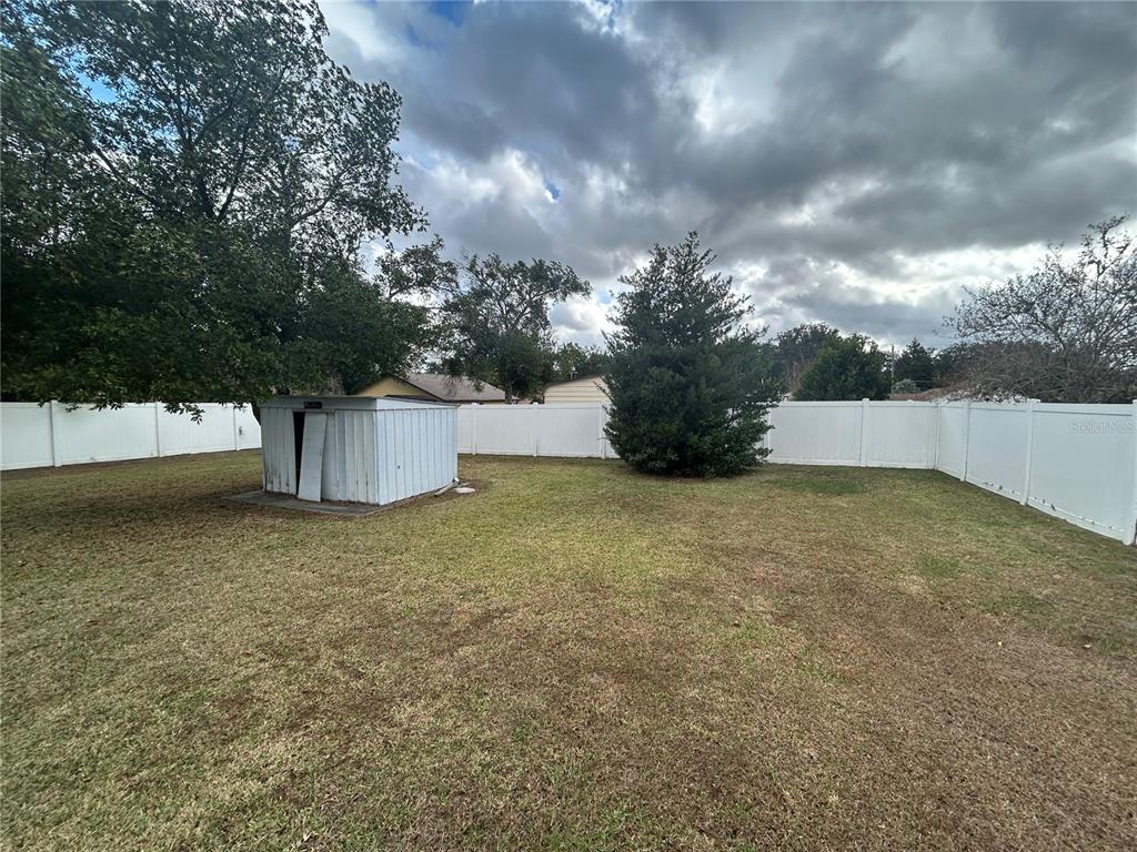 21570 Southwest Raintree Street Dunnellon, FL 34431 - Photo 24 of 27