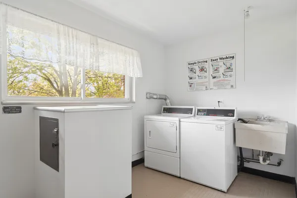 $175,000 | 2407 East Olive Street, Unit 2F, Arlington Heights, IL 60004