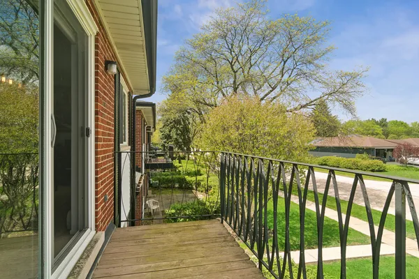 $175,000 | 2407 East Olive Street, Unit 2F, Arlington Heights, IL 60004