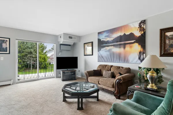$175,000 | 2407 East Olive Street, Unit 2F, Arlington Heights, IL 60004