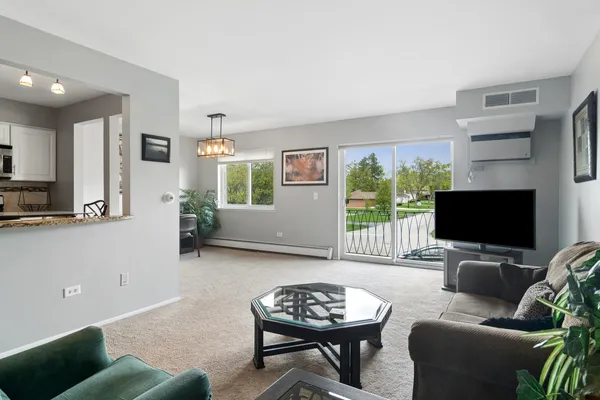 $175,000 | 2407 East Olive Street, Unit 2F, Arlington Heights, IL 60004