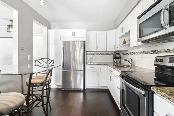 $175,000 | 2407 East Olive Street, Unit 2F, Arlington Heights, IL 60004