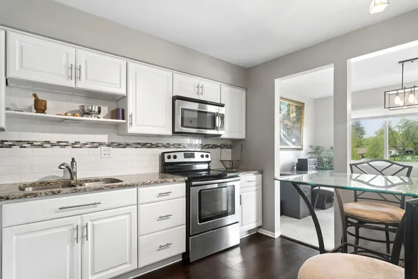 $175,000 | 2407 East Olive Street, Unit 2F, Arlington Heights, IL 60004