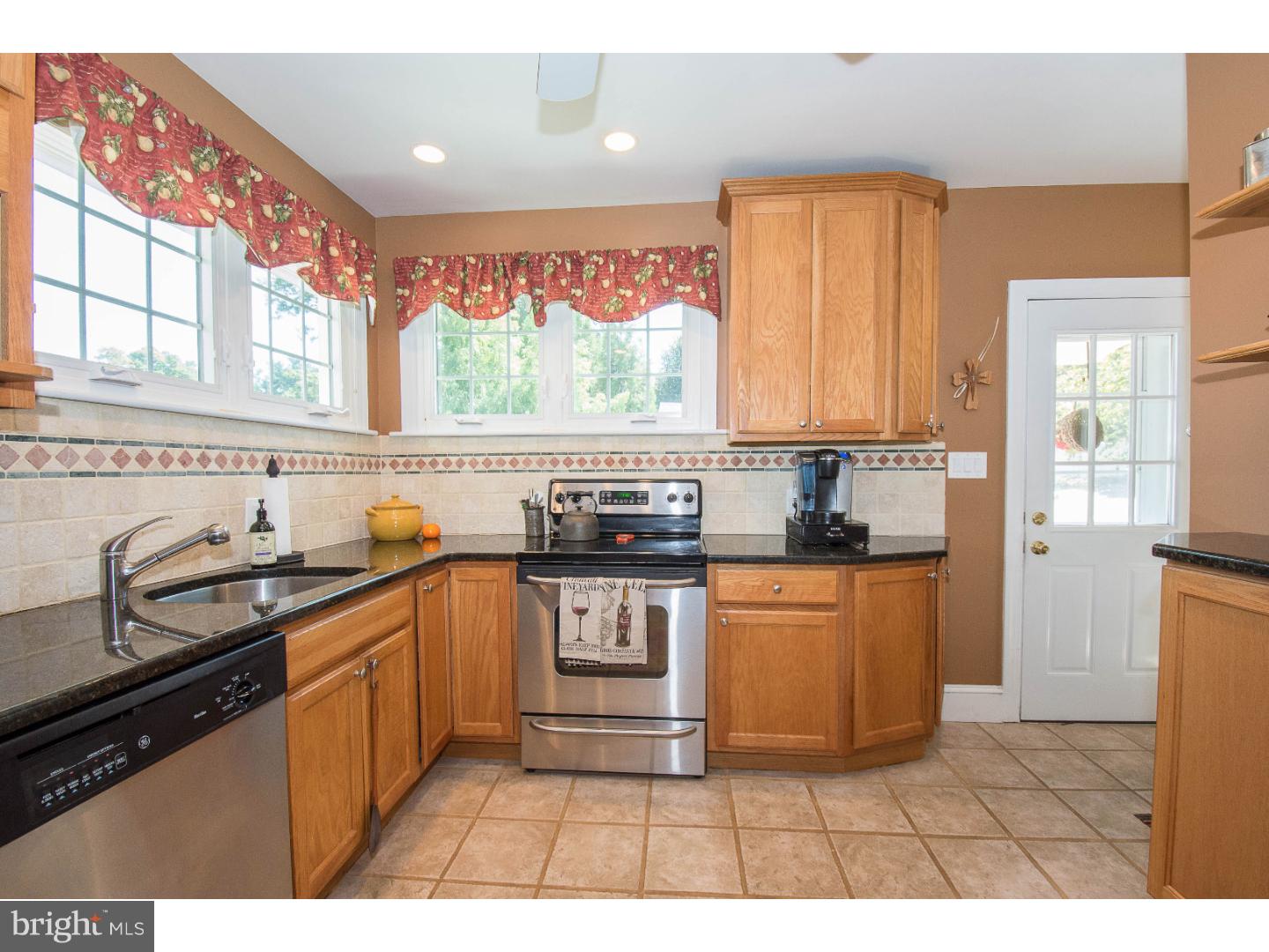 701 East Manoa Road Havertown, PA 19083 - Photo 11 of 25 Kitchen
