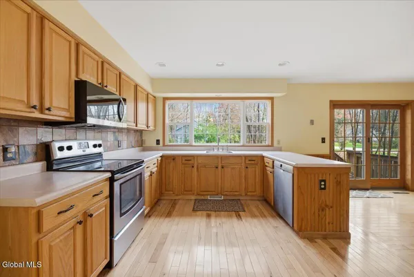 $519,000 | 2 Shuvee Lane, Wilton, NY 12831