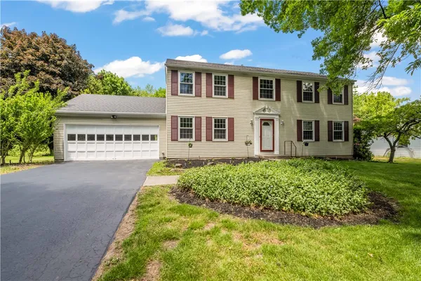 $399,900 | 72 Boxwood Lane, Perinton, NY 14450