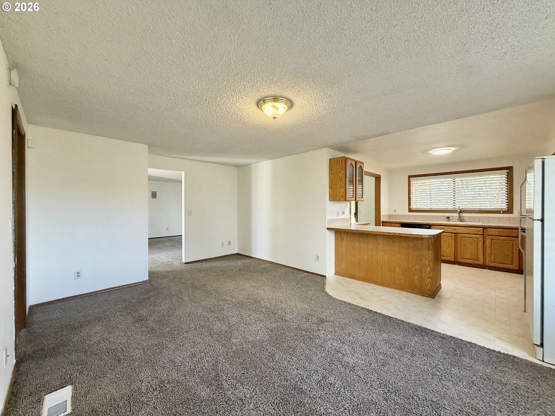 2715 Southwest 31st Street Gresham, OR 97080 - Photo 13 of 34