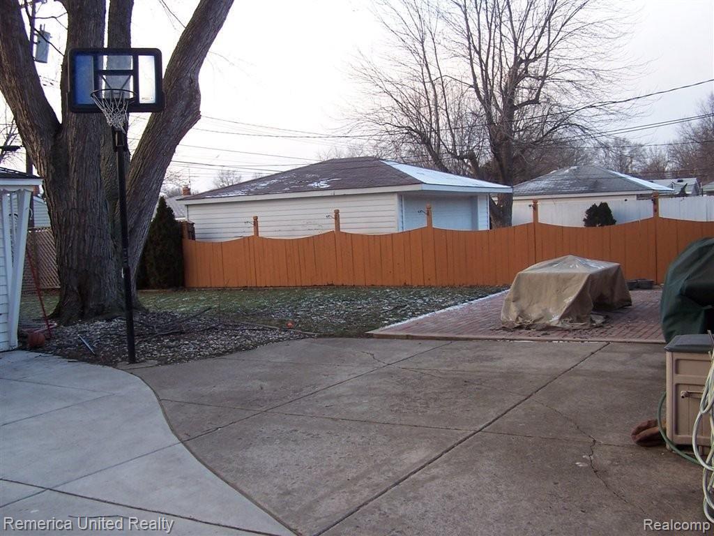 8975 Henry Ruff Road Livonia, MI 48150 - Photo 17 of 18 newer brick paver.JPG