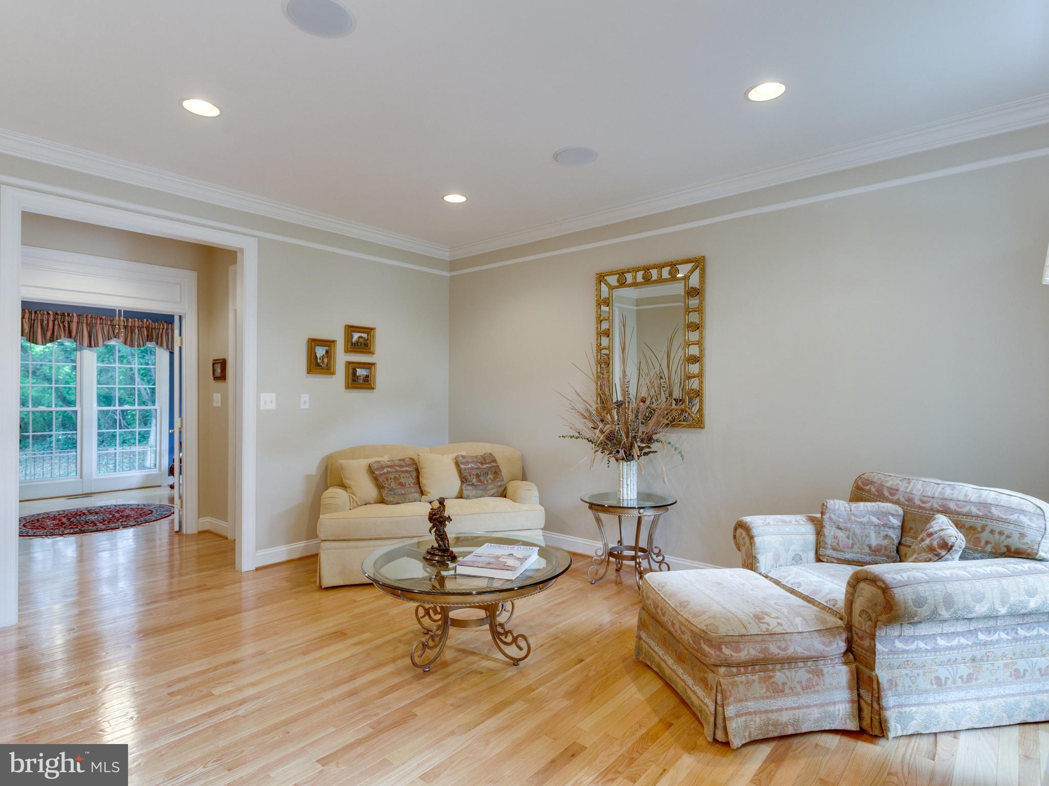 2774 Cody Road Vienna, VA 22181 - Photo 4 of 30 Living Room