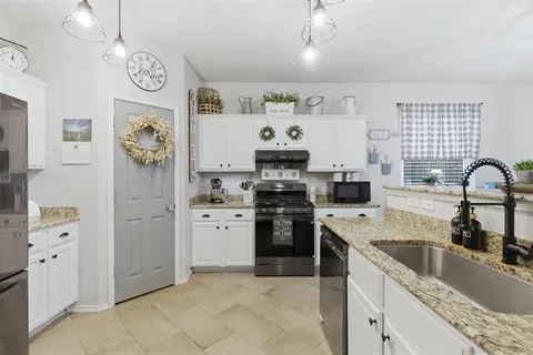 $385,000 | 7804 Seven Oaks Lane, Denton, TX 76210