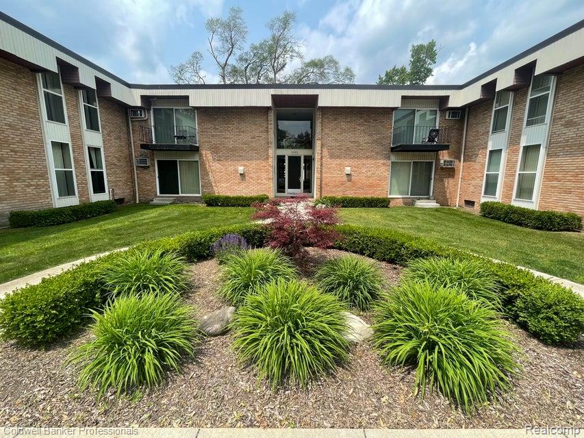 4190 Rochester Road, Unit 112 Royal Oak, MI 48073 - Photo 1 of 15