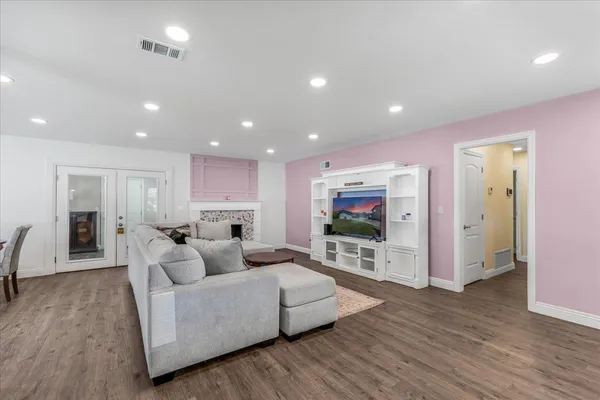 $745,000 | 2026 Mono Street, Oxnard, CA 93036