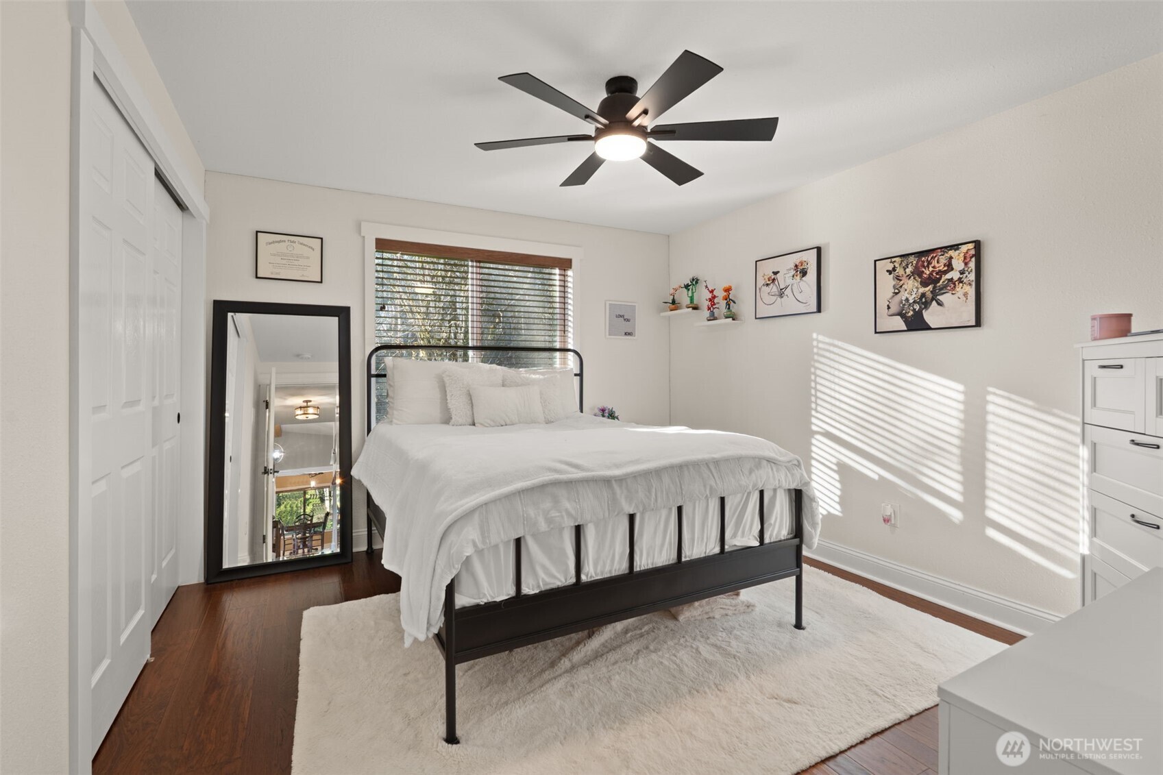 107 Odella Lane Chehalis, WA 98532 - Photo 23 of 37 a bed sitting in a bedroom next to a window