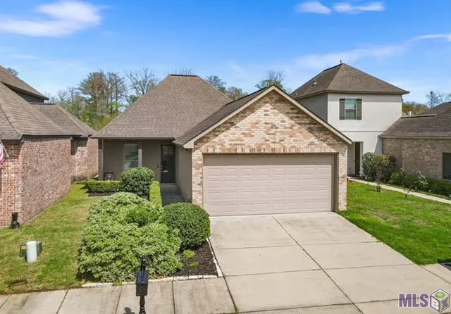 $2,300 | 7907 Valencia Court, Baton Rouge, LA 70820