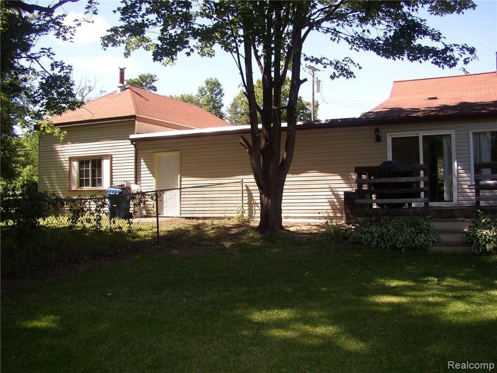 5297 Hammond Road Lapeer, MI 48446 - Photo 37 of 43 P7030042.JPG