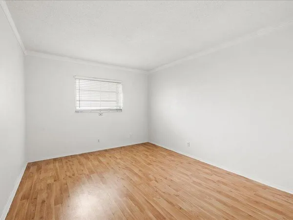 $1,700 | 700 Layne Boulevard, Unit 316, Hallandale Beach, FL 33009