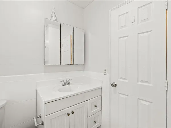 $1,700 | 700 Layne Boulevard, Unit 316, Hallandale Beach, FL 33009