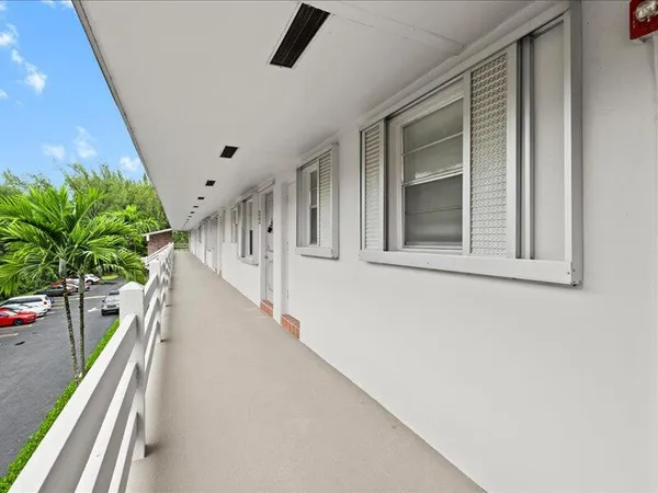 $1,700 | 700 Layne Boulevard, Unit 316, Hallandale Beach, FL 33009