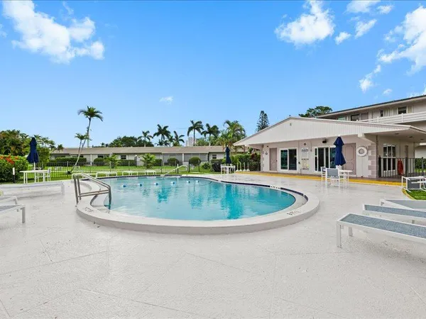 $1,700 | 700 Layne Boulevard, Unit 316, Hallandale Beach, FL 33009