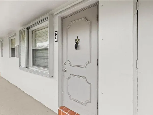 $1,700 | 700 Layne Boulevard, Unit 316, Hallandale Beach, FL 33009
